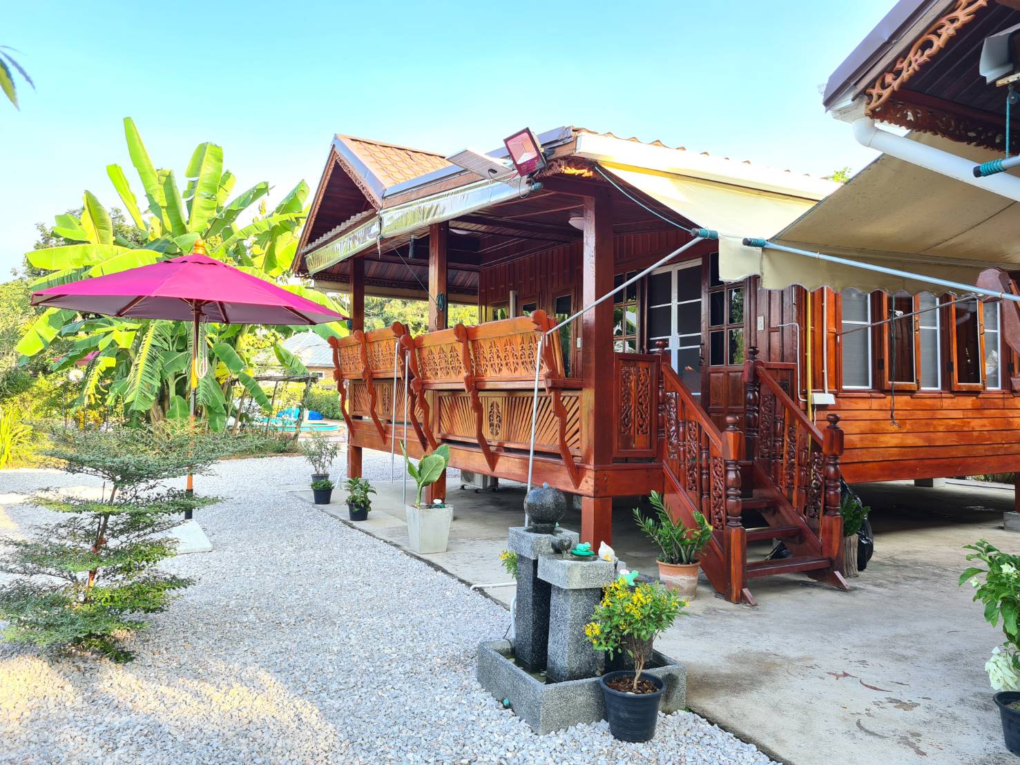 Riverside bungalows at Lampang Hideaway